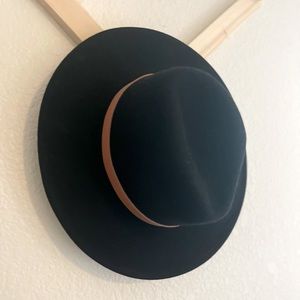 GIGI PIP Wes felt hat with cognac leather band. LIKE NEW!!!! Size: 57 s/m